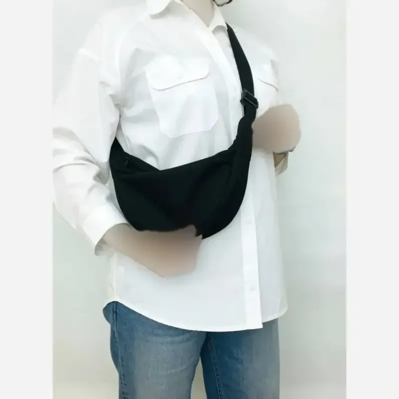 کیف کراس بادی متوسط رنگ بندی مشکی کرم قرمز شکلاتی سایز 30 در 16